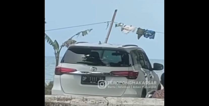 Caritaucom Viral Sejoli Di Takalar Lakukan Adegan Vulgar Di Dalam Mobil Dikira Kaca Tak 