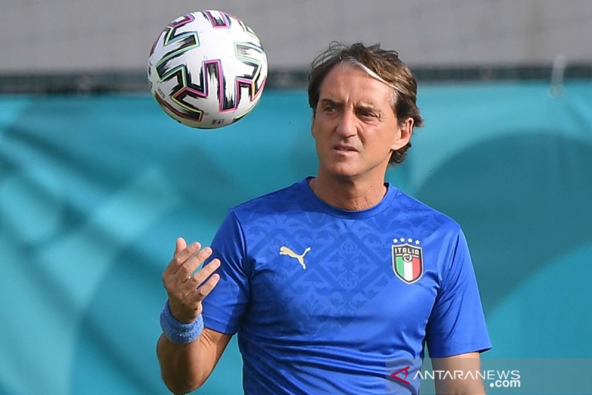 Roberto Mancini Memimpin Timnas Arab Saudi dengan Tantangan Baru